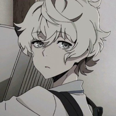 新疆一水渠遍布救命绳
